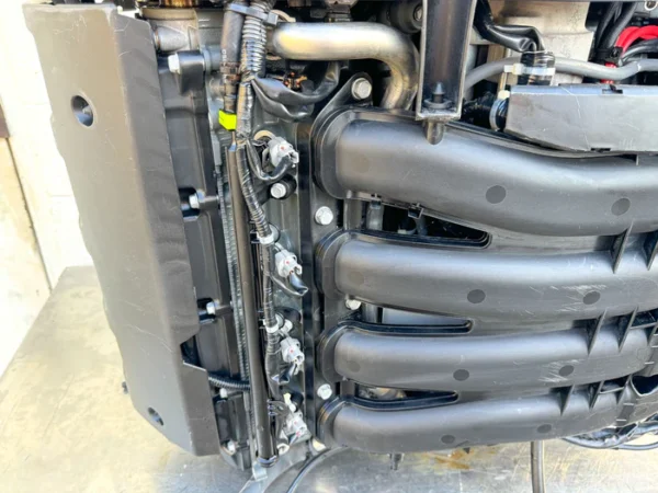 2013 Yamaha 350 HP 4 Stroke Outboard Powerhead