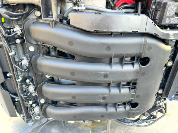 2013 Yamaha 350 HP 4 Stroke Outboard Powerhead