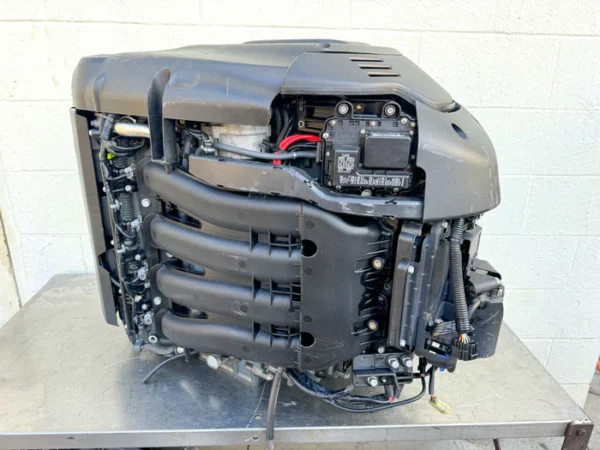 2013 Yamaha 350 HP 4 Stroke Outboard Powerhead