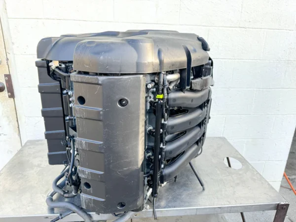 2013 Yamaha 350 HP 4 Stroke Outboard Powerhead