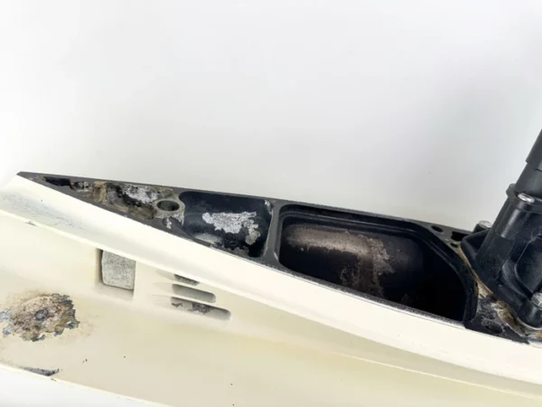 2005 Evinrude 115 HP 2 Stroke Outboard 25" Lower Unit