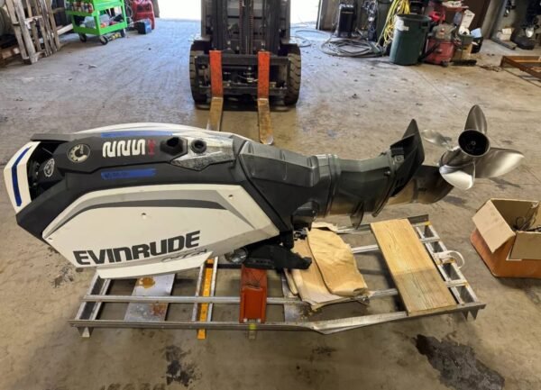 2017 Evinrude E-TEC 225 G2 Outboard Engine – Non-Running