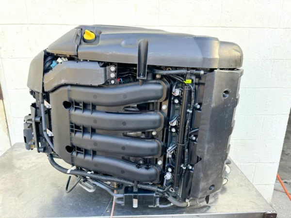 2013 Yamaha 350 HP 4 Stroke Outboard Powerhead