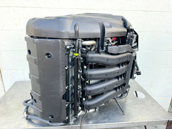 2013 Yamaha 350 HP 4 Stroke Outboard Powerhead