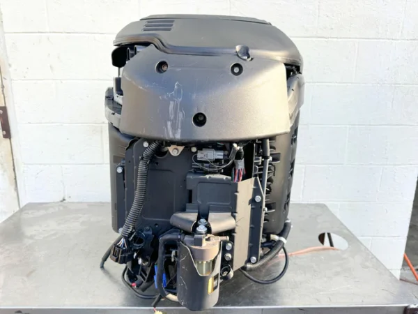 2013 Yamaha 350 HP 4 Stroke Outboard Powerhead